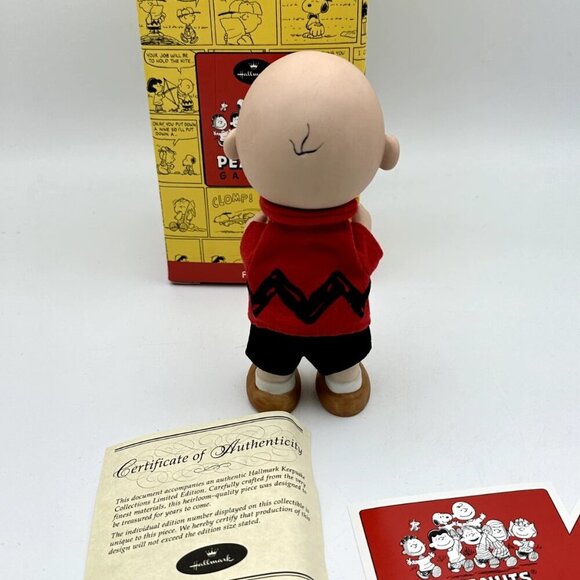 Hallmark Keepsake Collection Peanuts Gallery Charlie Brown Figurine box COA - Picture 3 of 6